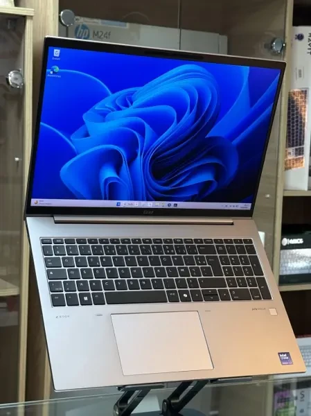 HP ZBOOK FIREFLY 16 G11 ULTRA 7 - 1