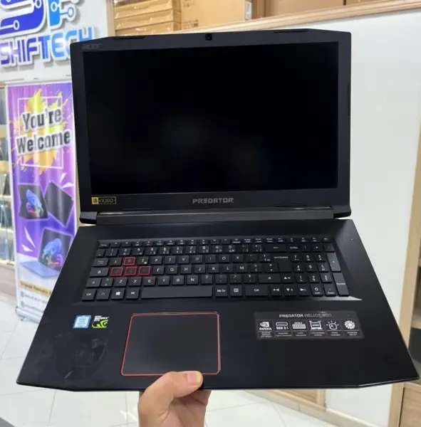 Acer Predator PH317 51 i7 7700HQ - 1