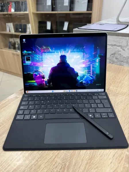 Microsoft Surface Pro 10 with 5G - 1