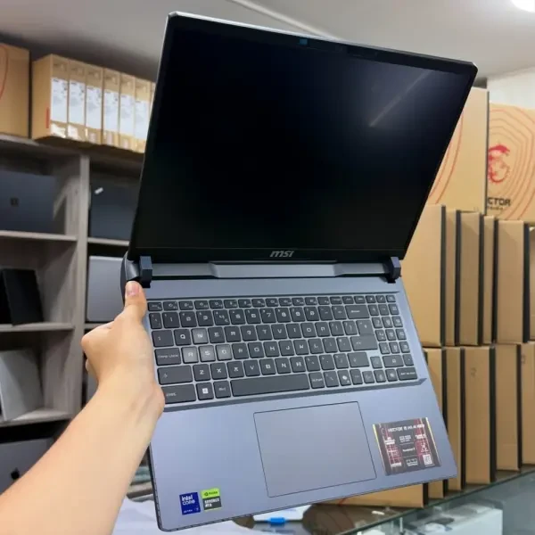 MSI VECTOR 16 HX AI / Core Ultra - 1