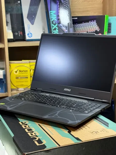 MSI CYBORG 15 B13WFKG I7 13620H 3 - 1
