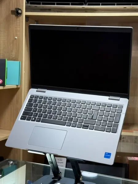 DELL LATITUDE 5530 I5 1235U 8GO 2 - 1