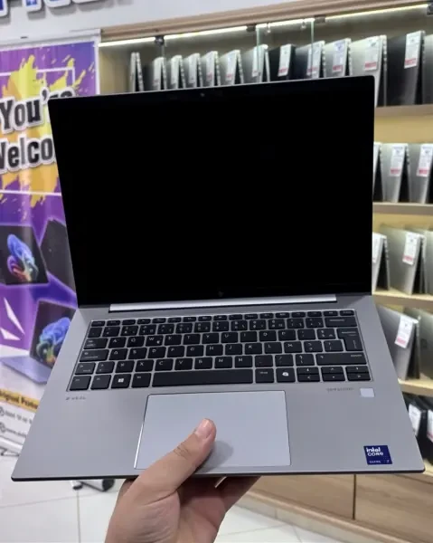 HP ZBook Firefly 14 G11 Ultra 7 - 1