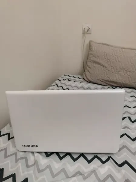 TOSHIBA - 1