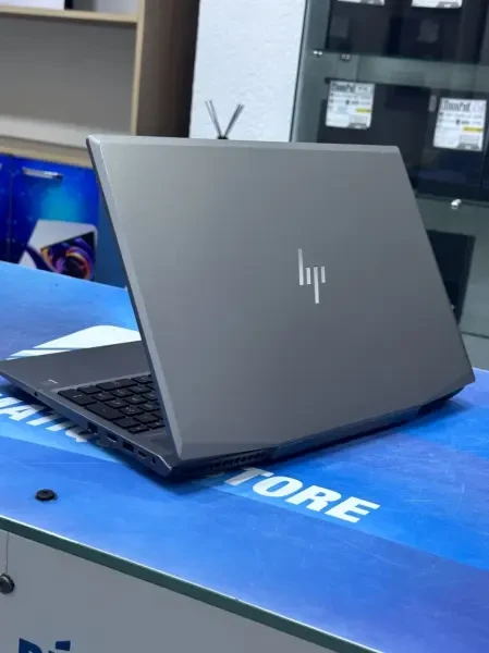 HP Z-BOOK 15v G5 CORE : INTEL I7 - 1