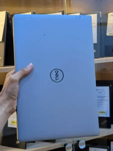 (VENDU) DELL LATITUDE 5520 15.6" - 1