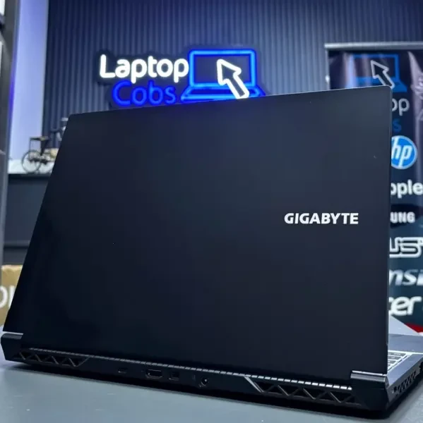 GIGABYTE G5 GAMING SERIES INTEL - 1