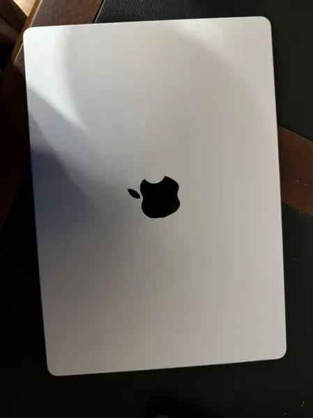 MacBook Pro M3 - 1