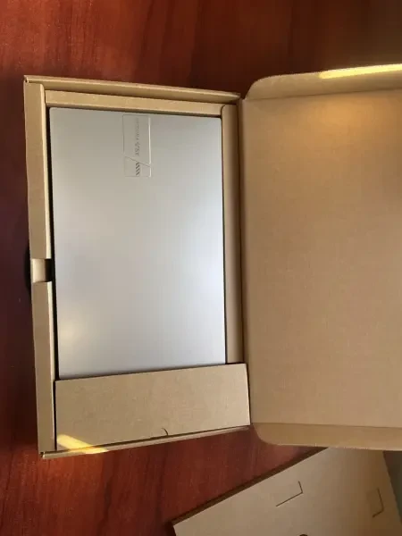 ASUS Vivobook 15 I3 8GB 512GB - 1