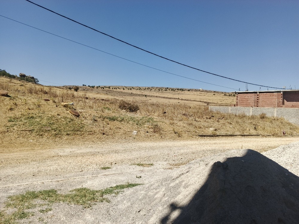 terrain à vendre au 302,5 M2 - 4
