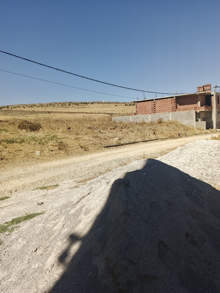 terrain à vendre au 302,5 M2 - 2