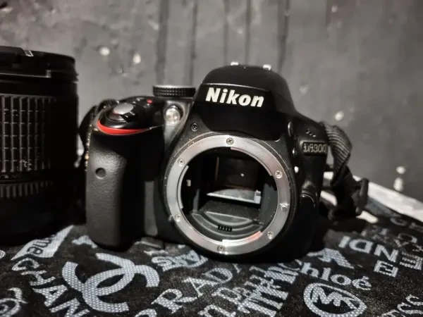 NIKON D3300 + Lens nikkor 18-55mm - 1