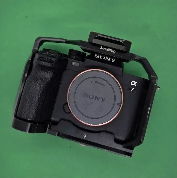 Sony Alpha 7 IV [120K] - 1