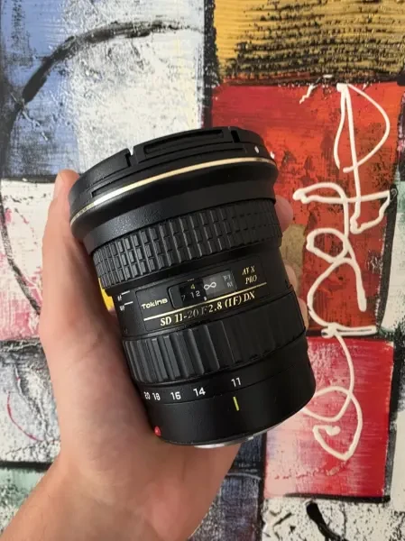 [Canon EF] Tokina AT-X 11-20mm f/ - 1