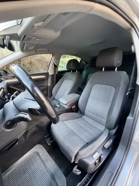 Volkswagen Passat 2022 Confort - 2