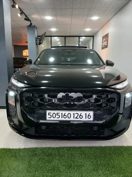 Audi Q3 2026 S-line spotback - 3
