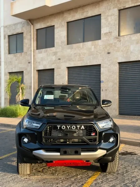 Toyota HILUX 4X4 2026 GR - 3