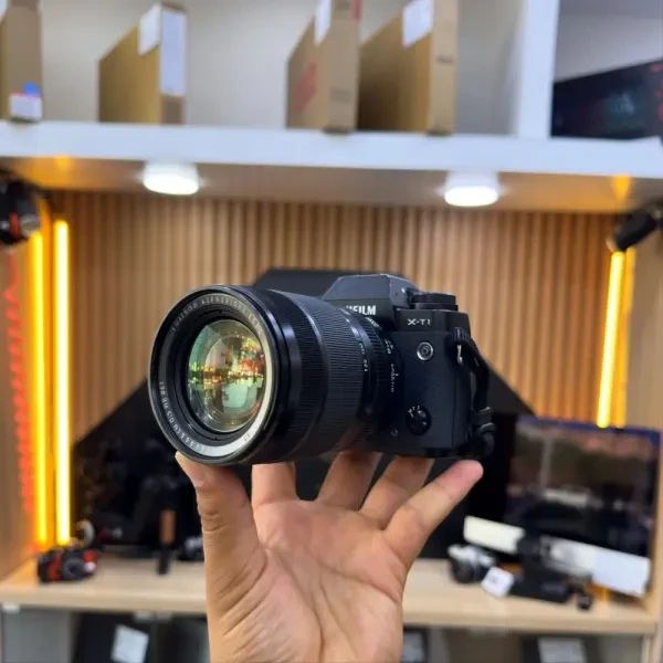 FUJIFILM X-T1 boîtier avec 18-135 - 1
