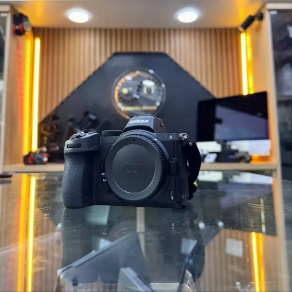 NIKON Z5 boîtier Nu en excellent - 1