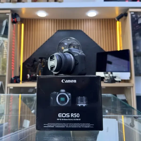 CANON R50 boîtier avec 18-45mm F4 - 1