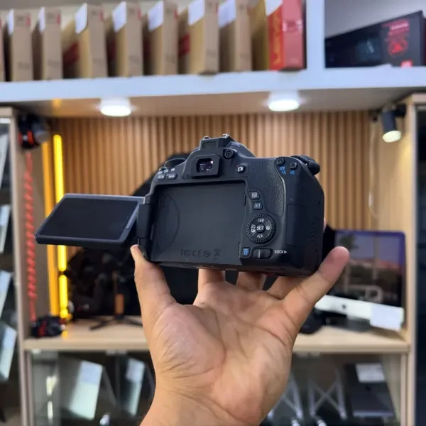 Canon 760D boitier nu en excellen - 1