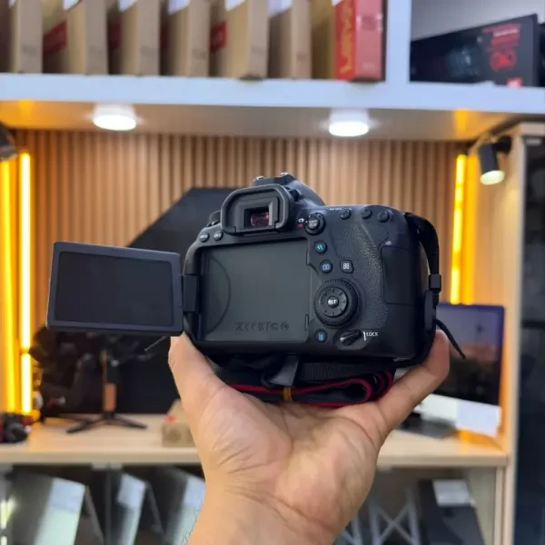 CANON 6D MARK II boîtier - 1