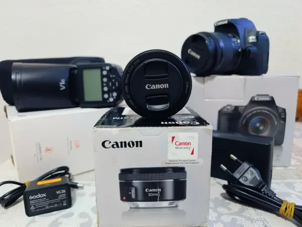 Camera Canon 250D+objective 50mm+ - 1