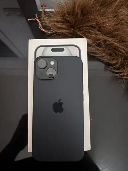 iPhone 15 - 1