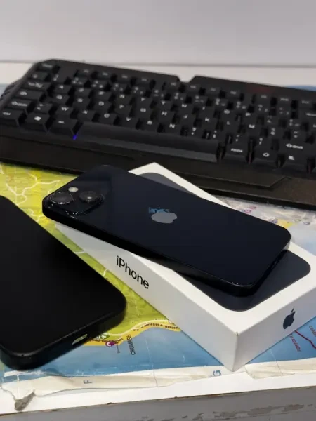 Apple iPhone 13 - 1