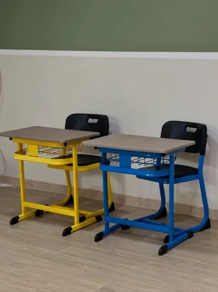 Tables scolaires avec chaises Sol - 1