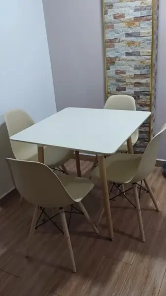 Promo Hballl : Table carrée - 1