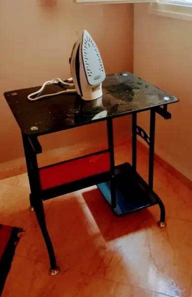 طاولة كومبيوتر - 1