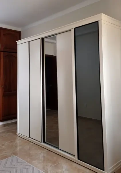 Grande Armoire Avec LED - 1
