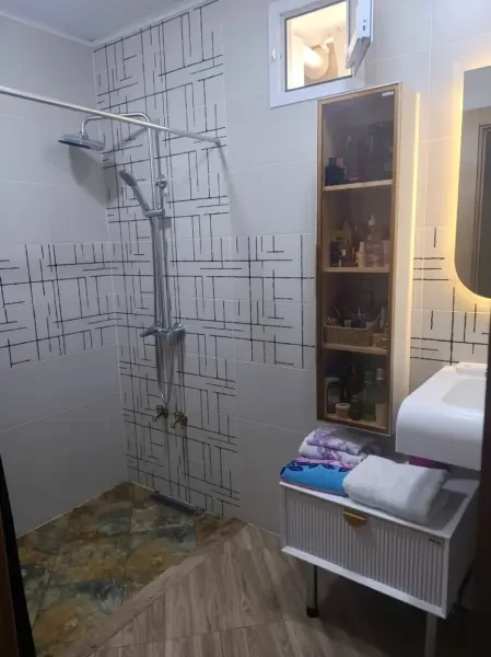 بيع شقة 4 غرف - 2
