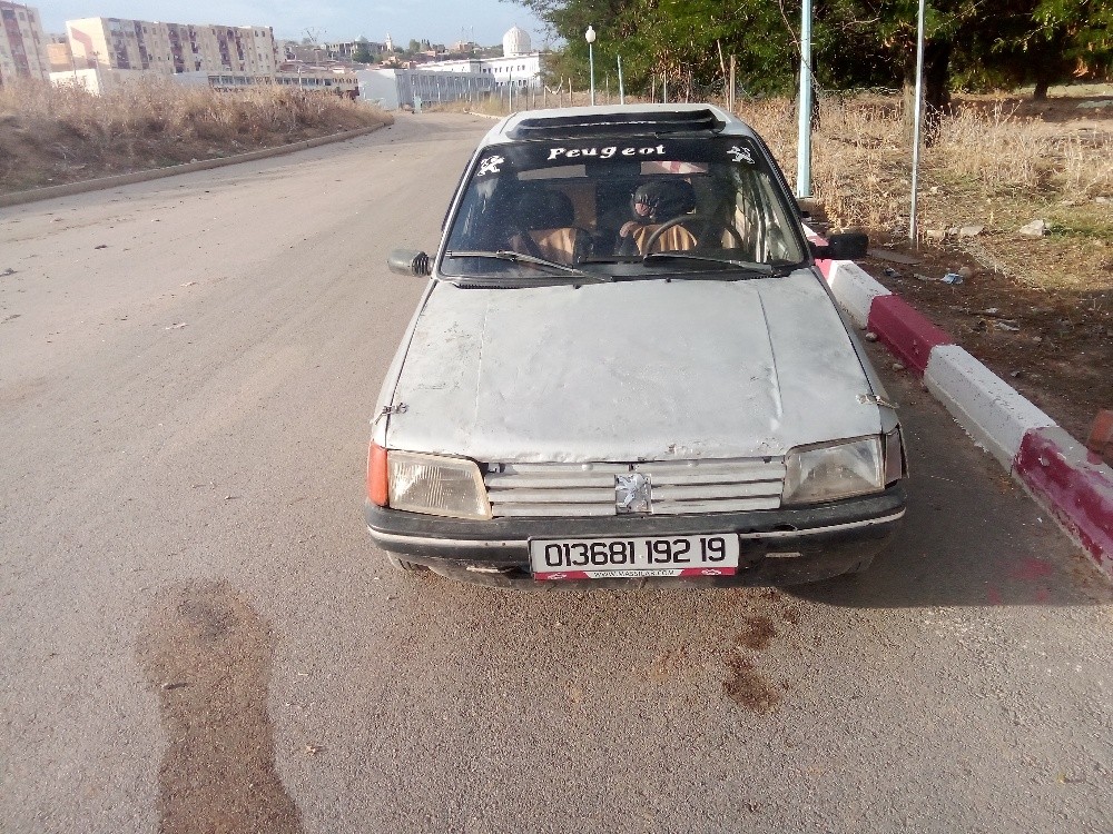 سيارة 205 جينيور - 1