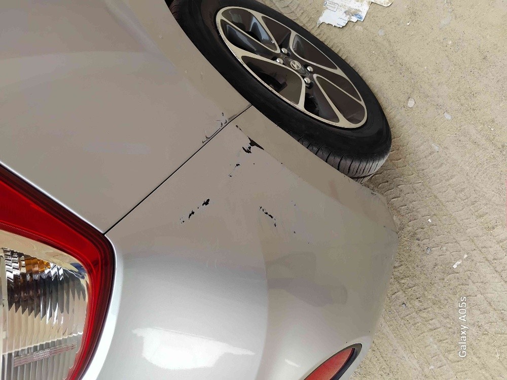 هيونداي اي 10 - 4