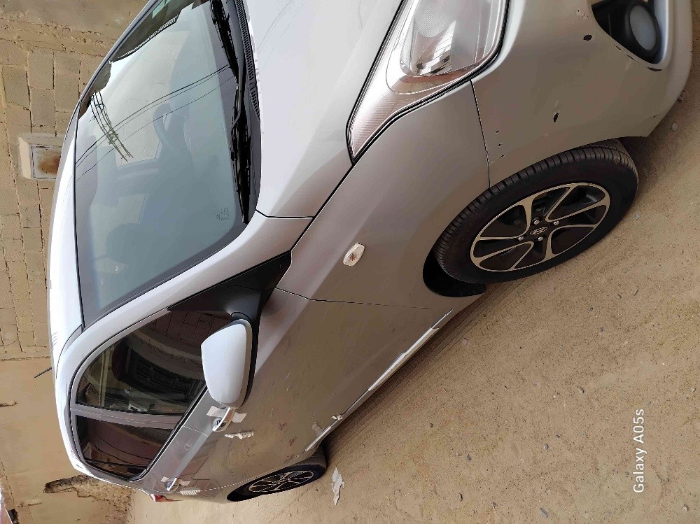 هيونداي اي 10 - 9