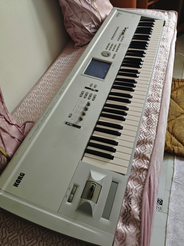 korg triton - 4