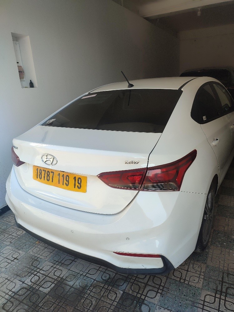 Hyundai accent - 1