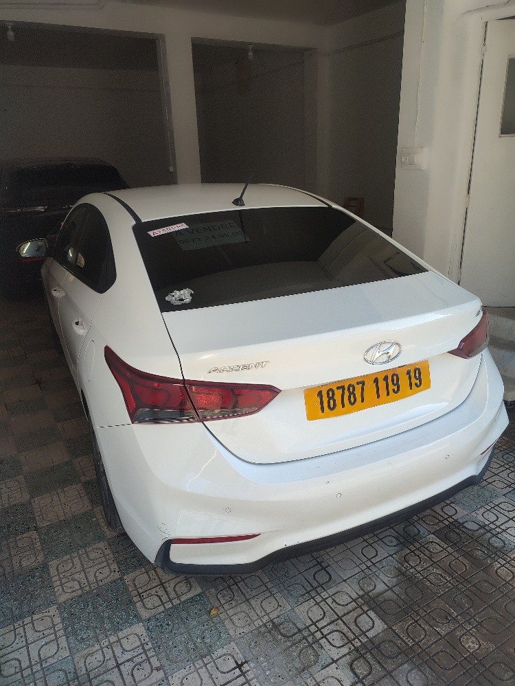 Hyundai accent - 5