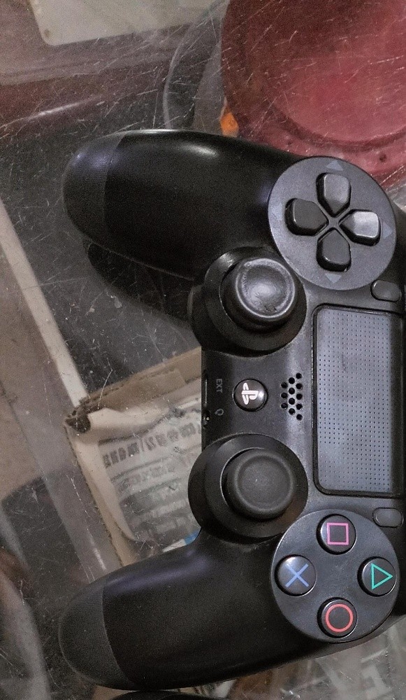 PlayStation 4 Slim, clean, and fl - 5