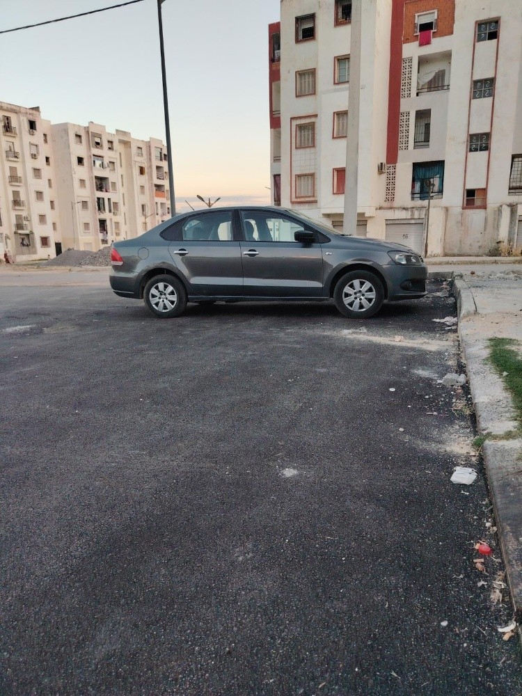 polo sedan - 1