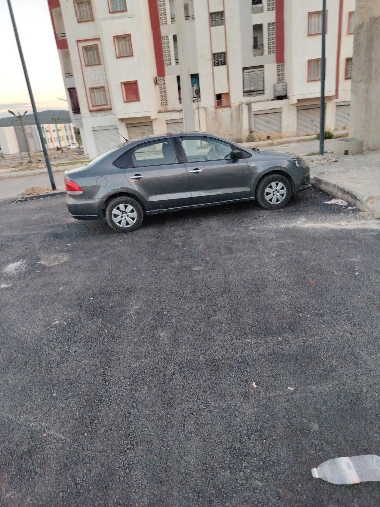 polo sedan - 2
