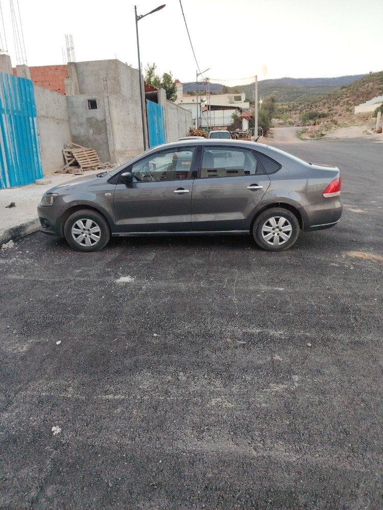 polo sedan - 5