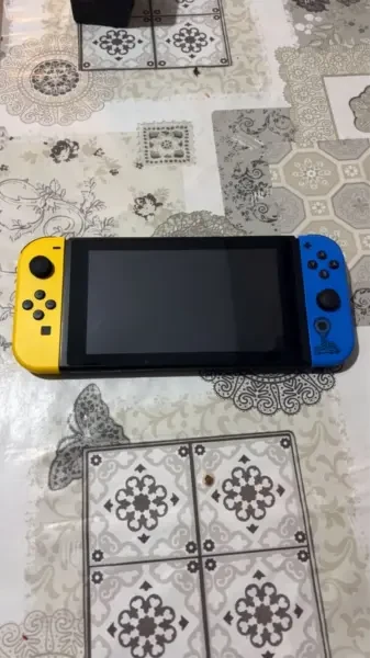 Nintendo Swith Édition Fortnite - 1