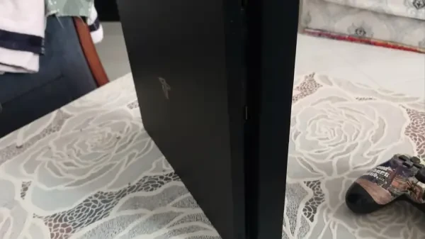 play station 4 - 1