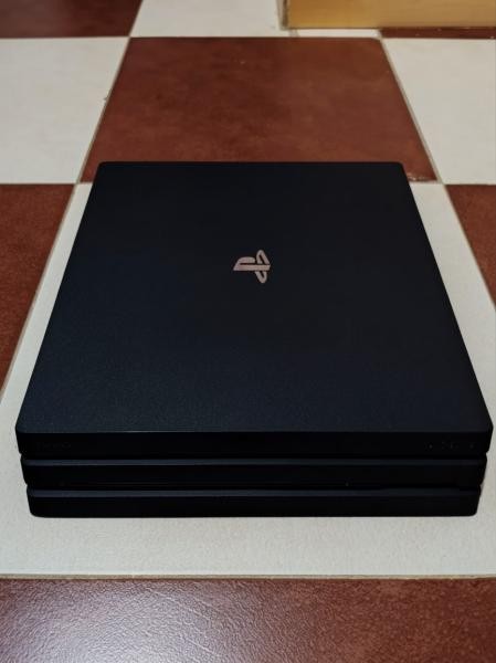 ps 4 pro flachi - 1
