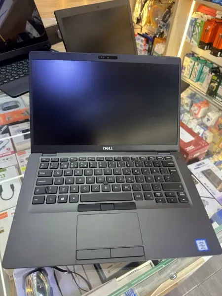 Dell 5400 i7 8 éme 8GB RAM 512SSD - 1