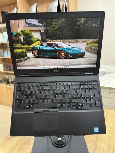 Dell Latitude 5590 i5-8250U / 8GB - 1