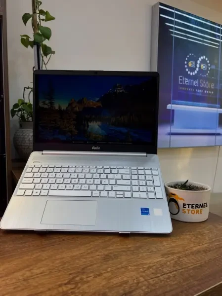 HP LAPTOP 15 I5-1155 G7 8GB/512GB - 1